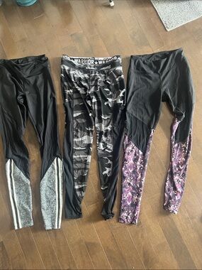 Bundle of 3 workout leggings 🏋️